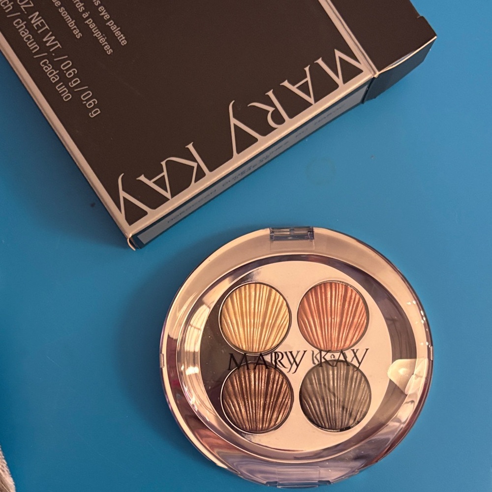 Mary Kay Eyeshadow Quad - Gold, Brown, and Silver Hues